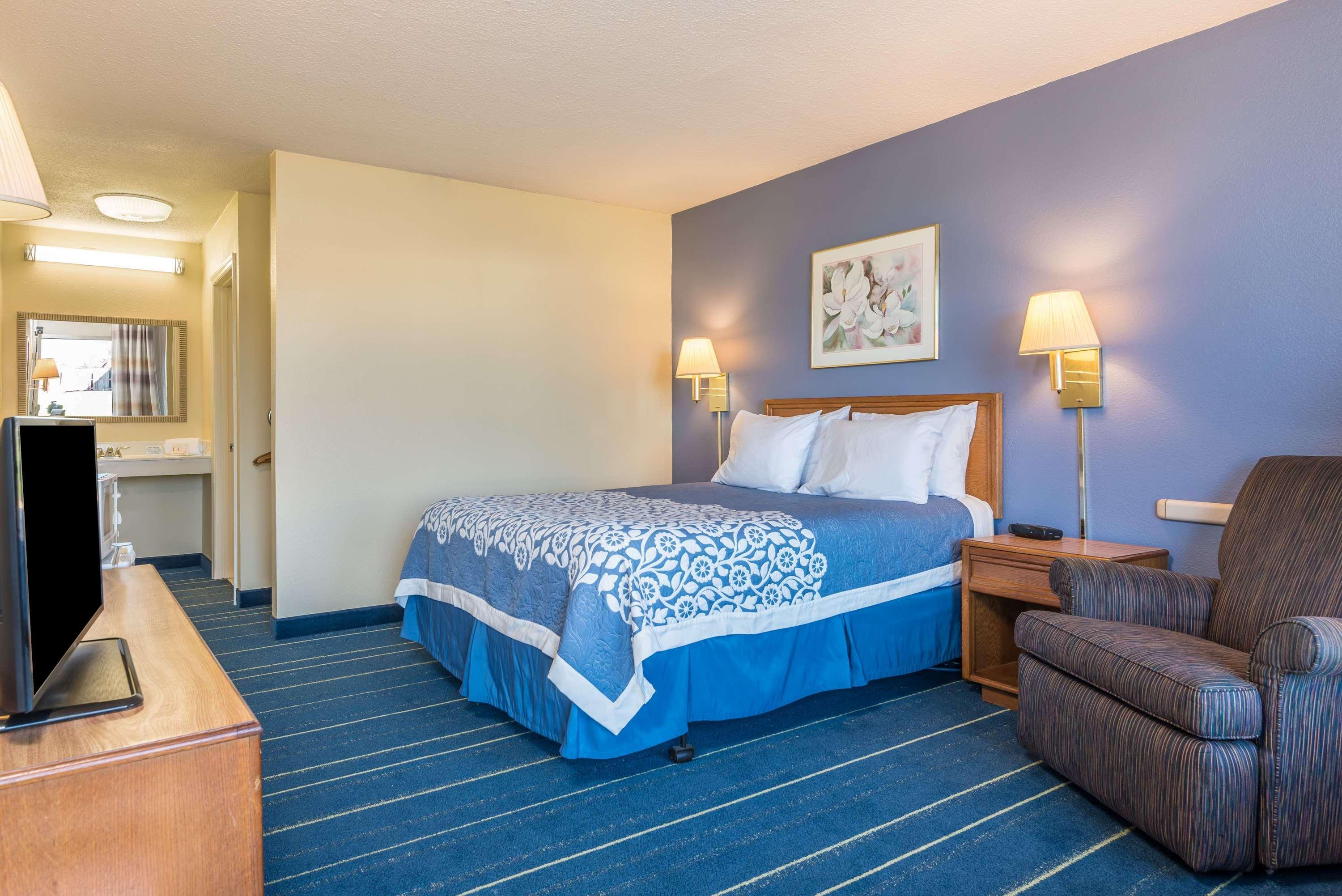 Days Inn By Wyndham South Hill Exteriör bild