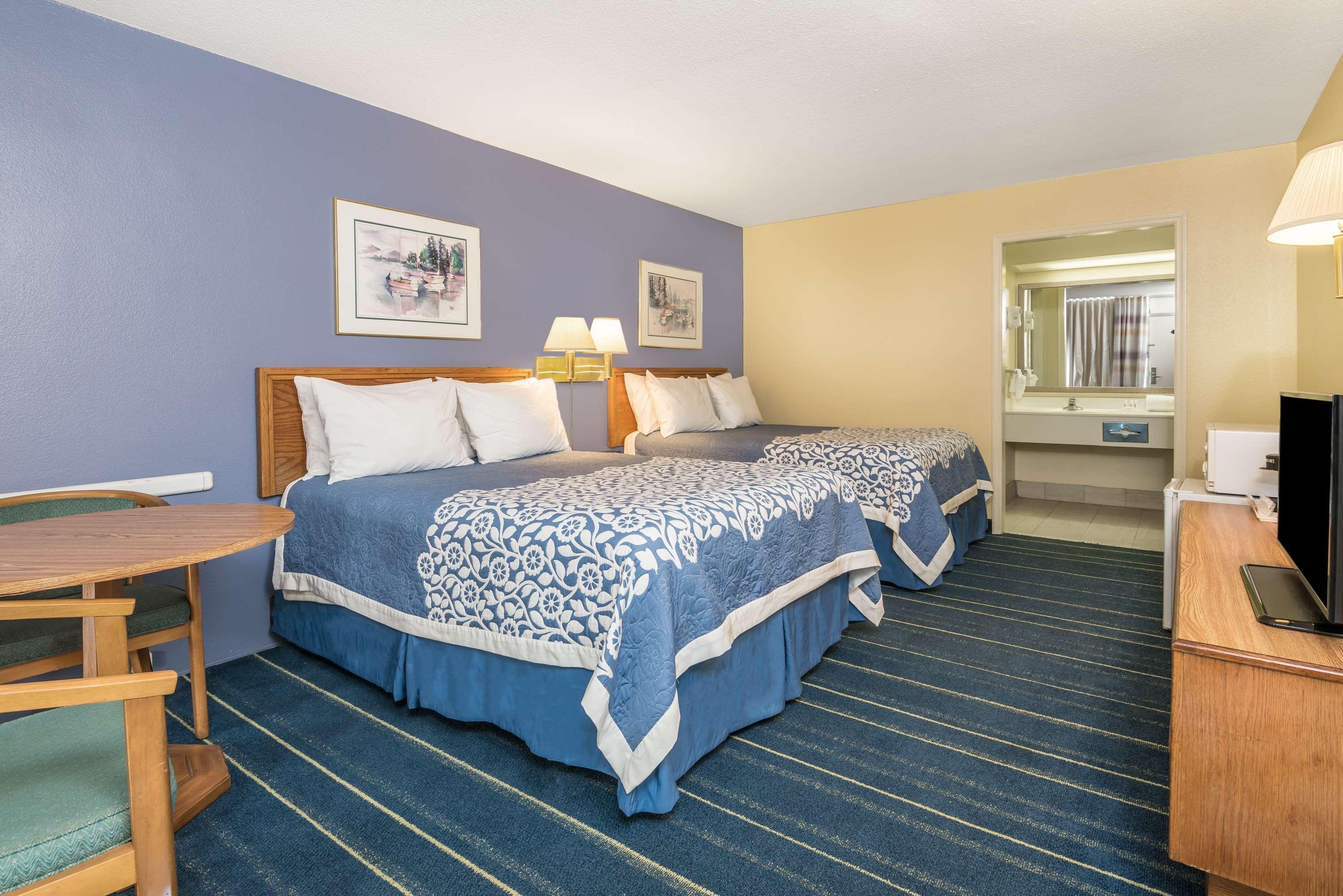 Days Inn By Wyndham South Hill Exteriör bild