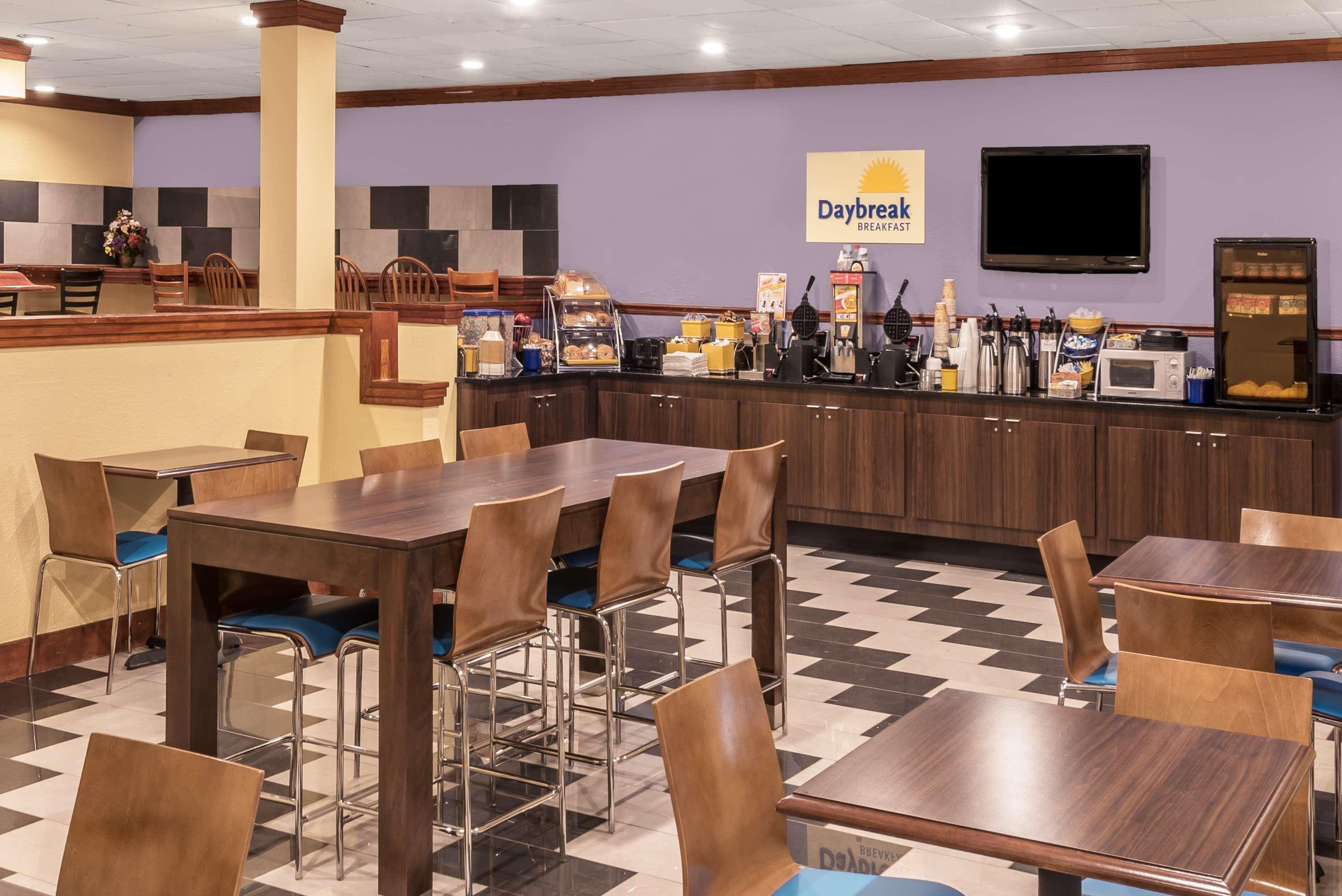 Days Inn By Wyndham South Hill Exteriör bild