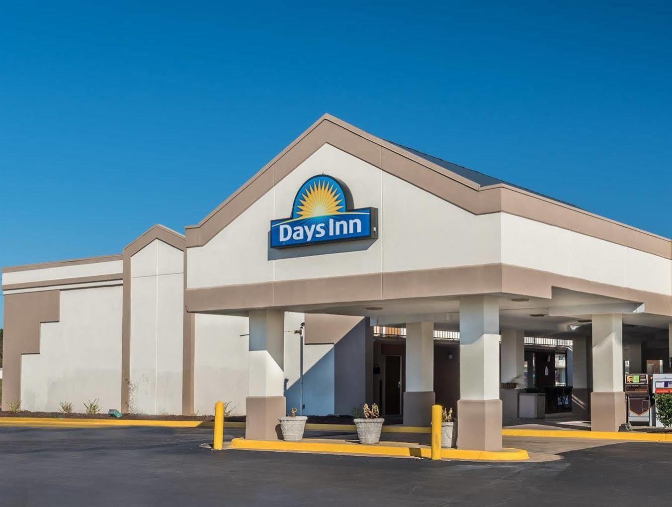 Days Inn By Wyndham South Hill Exteriör bild